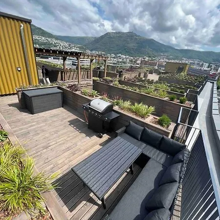 Sentrums-naer Med Sjoutsikt Appartement *