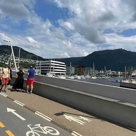 Sentrums-naer Med Sjoutsikt Appartement Bergen