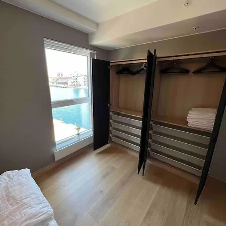 Sentrums-naer Med Sjoutsikt Bergen