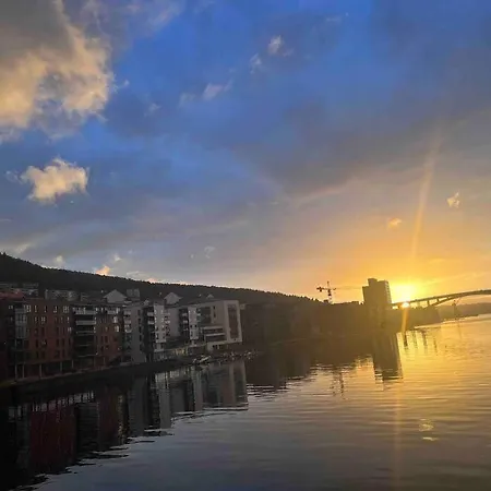 Sentrums-naer Med Sjoutsikt